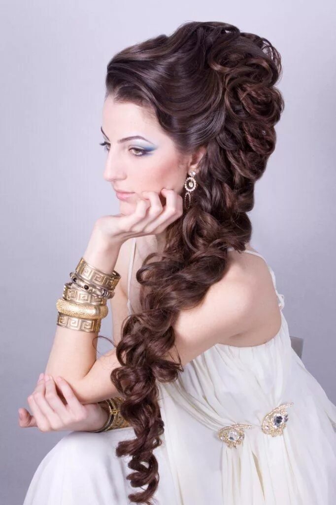 Красивые женские прически на длинные Super long half-updo Ball hairstyles, Hair romance, Bridal hair and makeup