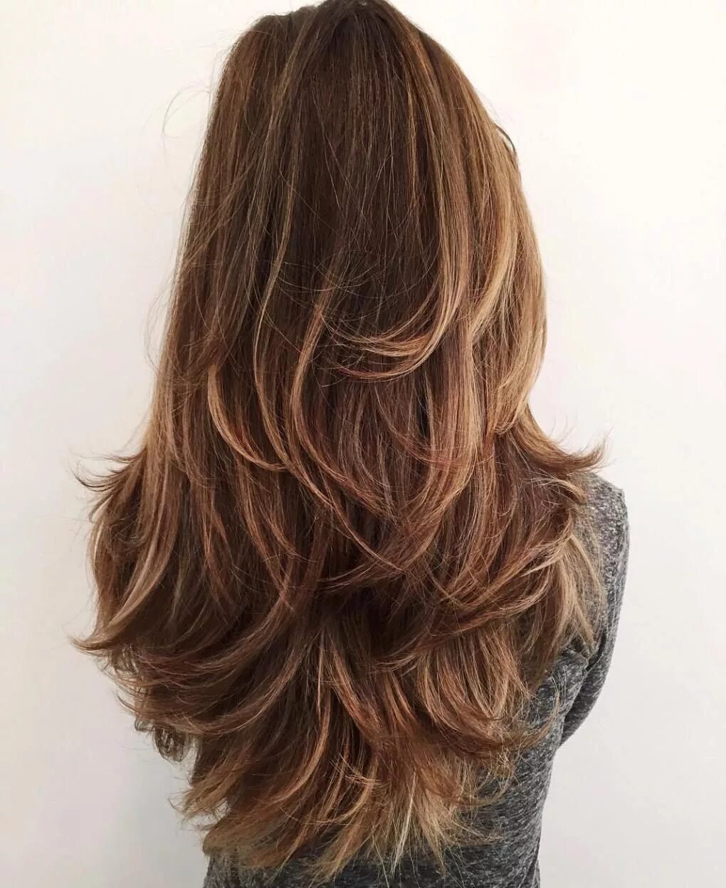 Красивые женские стрижки на длинные волосы 60 Lovely Long Shag Haircuts for Effortless Stylish Looks in 2024 Long hair styl