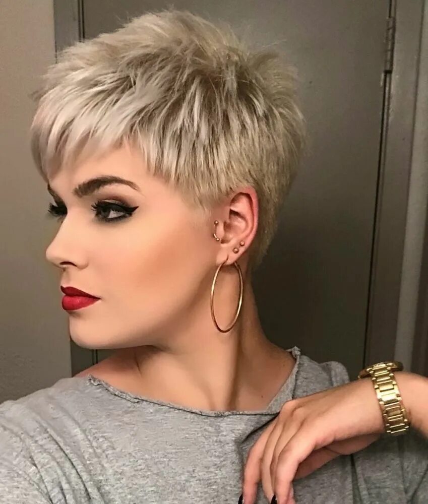 Красивые женские стрижки на короткие волосы 10x Geweldige Makeover Van Een Fantastische Dame - Korte Kapsels Hairstyles hair