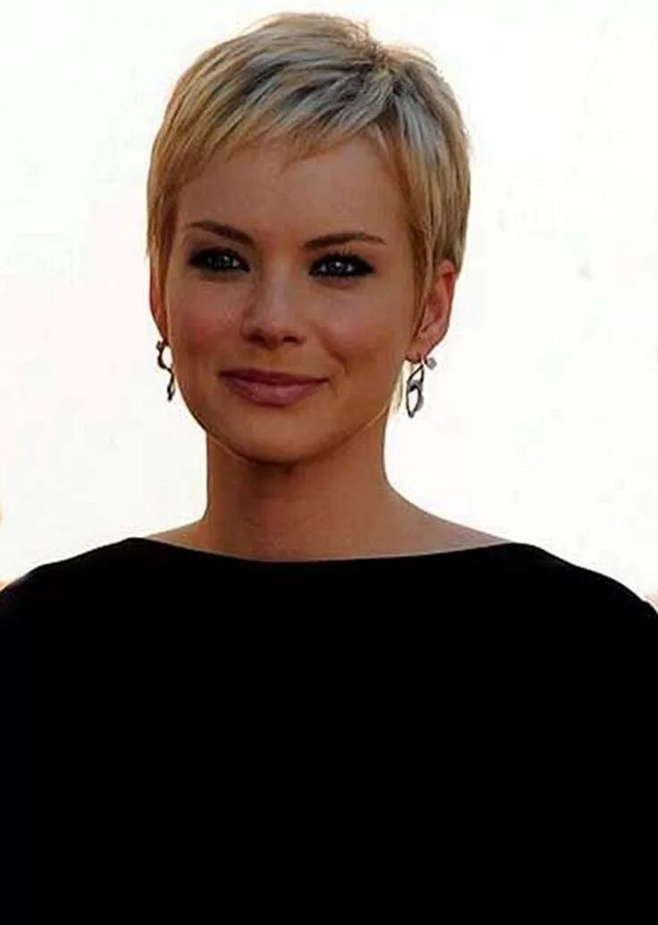 Красивые женские стрижки на тонкие волосы Pixie Haircuts For Women (23) * DressFitMe Pixie hairstyles, Short hair cuts, Wo