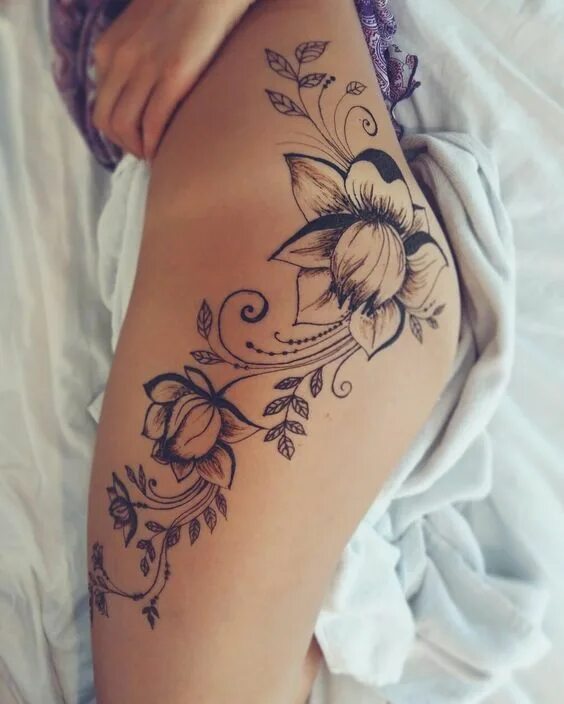 Красивые женские тату фото Pin by Vanessa Santos on Salvamentos rápidos Lace thigh tattoos, Hip tattoo desi