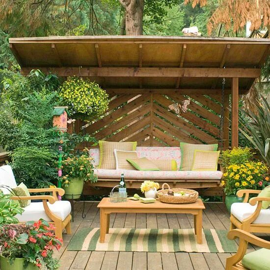 Красивые зоны на даче фото How to Landscape Around a Deck for a Backyard You'll Be Excited to Show Off Deck