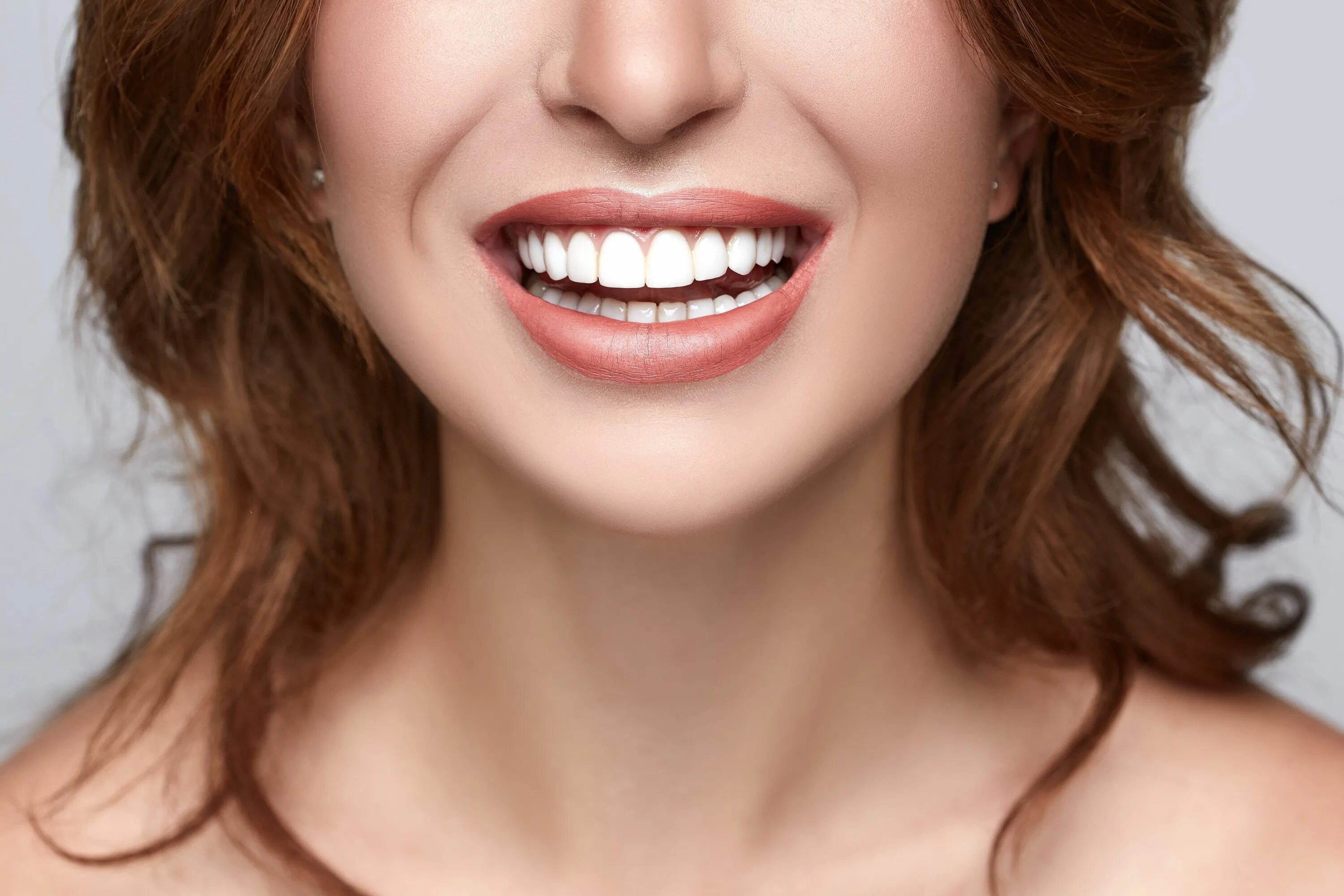 Красивые зубы фото женщины Is a small chip or gap inhibiting your smile? Consider correcting it with #Lumin