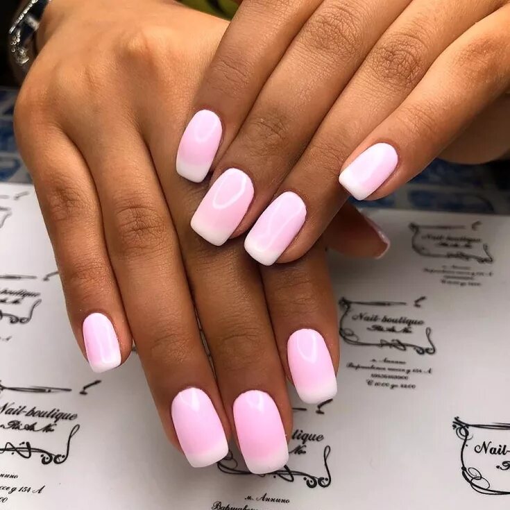 Красивый бело розовый маникюр Pink and white manicure