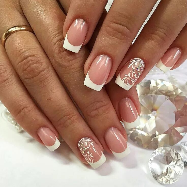 Красивый белый френч маникюр Pin on NAIL ART Wedding nails glitter, French manicure nail designs, Manicure na