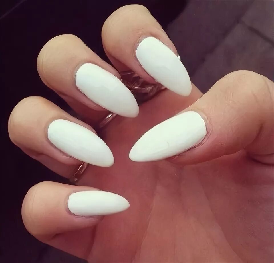 Красивый белый маникюр на длинные Pin by DARIA u2661u2661u2661 on P O L I S H E D. Pointy nails, White stiletto