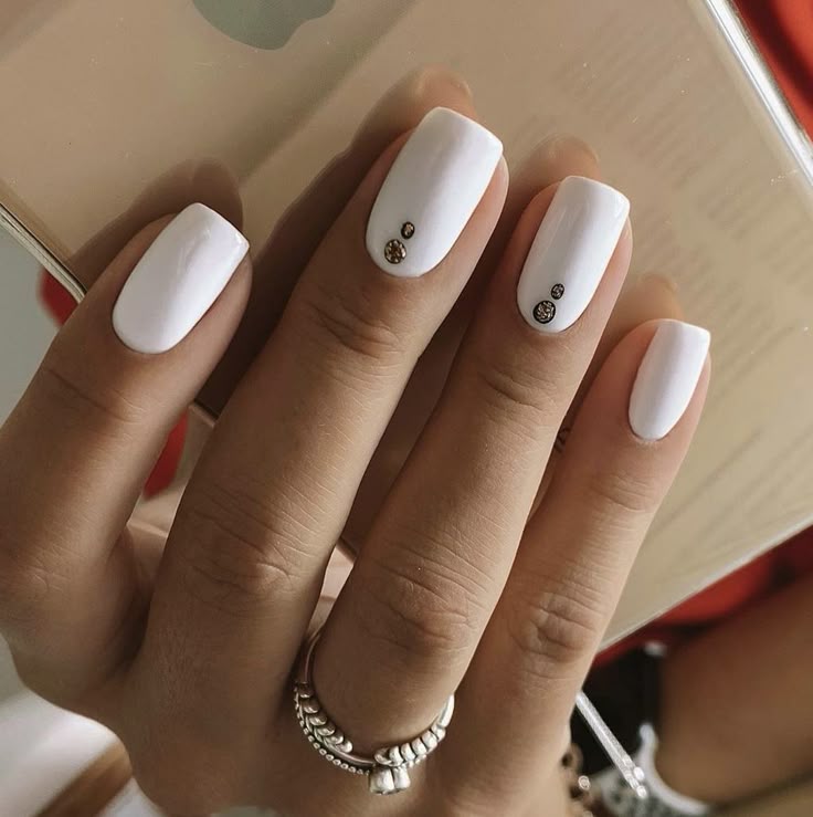 Красивый белый маникюр на коротких ногтях Пин на доске Nail/Ногти