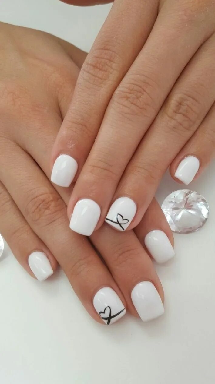 Красивый белый маникюр на коротких ногтях Med Tech. Запись со стены. White gel nails, White shellac nails, Heart nails
