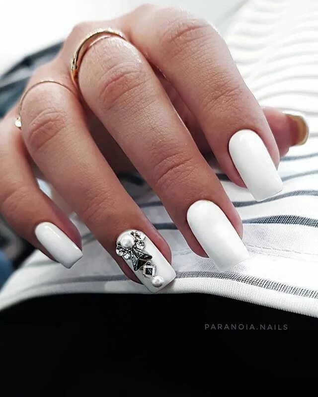Красивый белый маникюр с дизайном ＭＡＳＴＥＲ ＮＡＩＬＳ ＷＯＲＬＤ (@master_nailsworld) * Zdjęcia i filmy na Instagramie Nägel, 