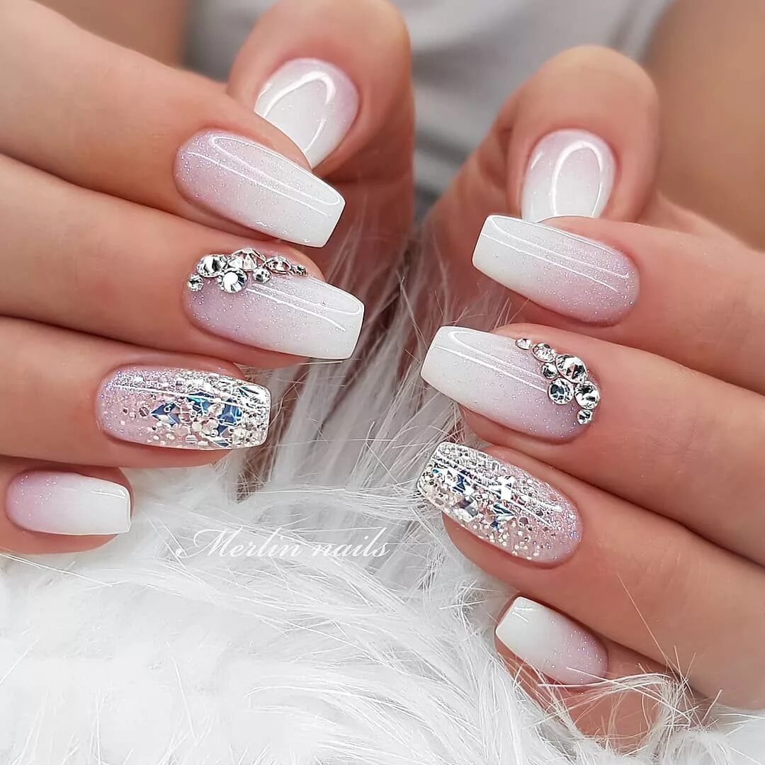 Красивый белый маникюр с дизайном Дизайн ногтей тут! ♥ Фото ♥ Видео ♥ Уроки маникюра Gel nails, Pink glitter nails