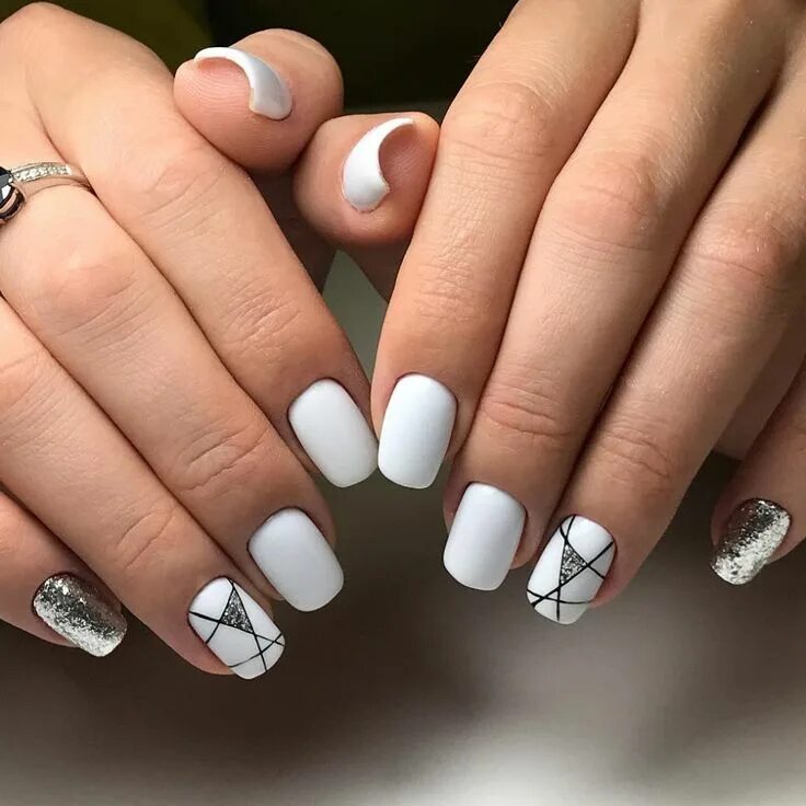Красивый белый маникюр с дизайном Маникюр на короткие ногти - фото 2020 года Manicure nail designs, White nails, R