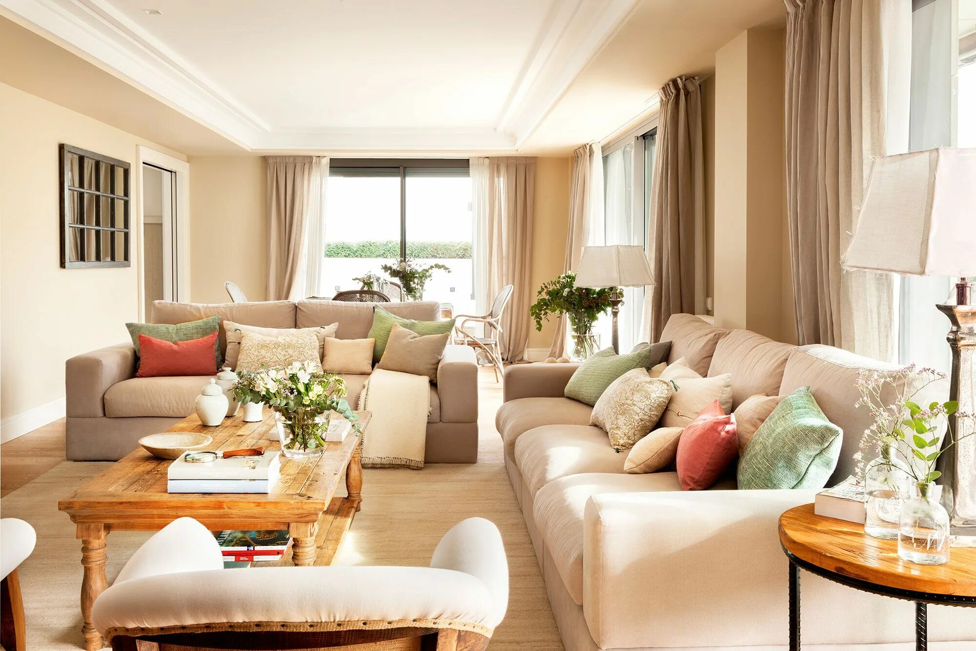 Красивый бежевый интерьер Una completísima tertulia Decoración de unas, Decoracion de interiores, Diseño d