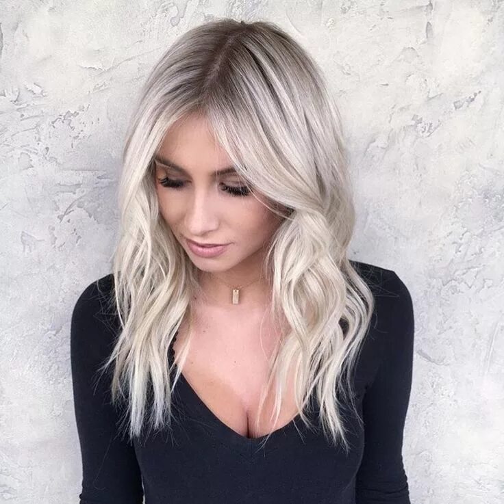 Красивый блонд фото на средние волосы Pin by Emma Gibson on Hair inspirations Icy blonde hair, Winter blonde hair, Bal
