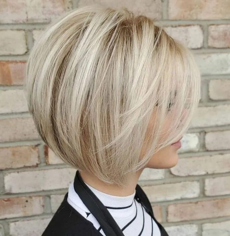 Красивый боб фото Blonde Bob With White Highlights Short blonde bobs, Bob haircut for fine hair, S