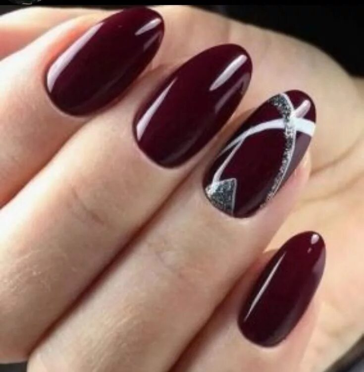 Красивый бордовый маникюр с дизайном фото Pin on Nageldesign Coffin nails designs, Red nail designs, Manicure