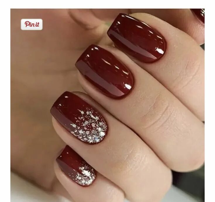 Красивый бордовый маникюр с дизайном фото Pin by LUZ PIRELA on uñas Winter nails, Xmas nails, Nail designs