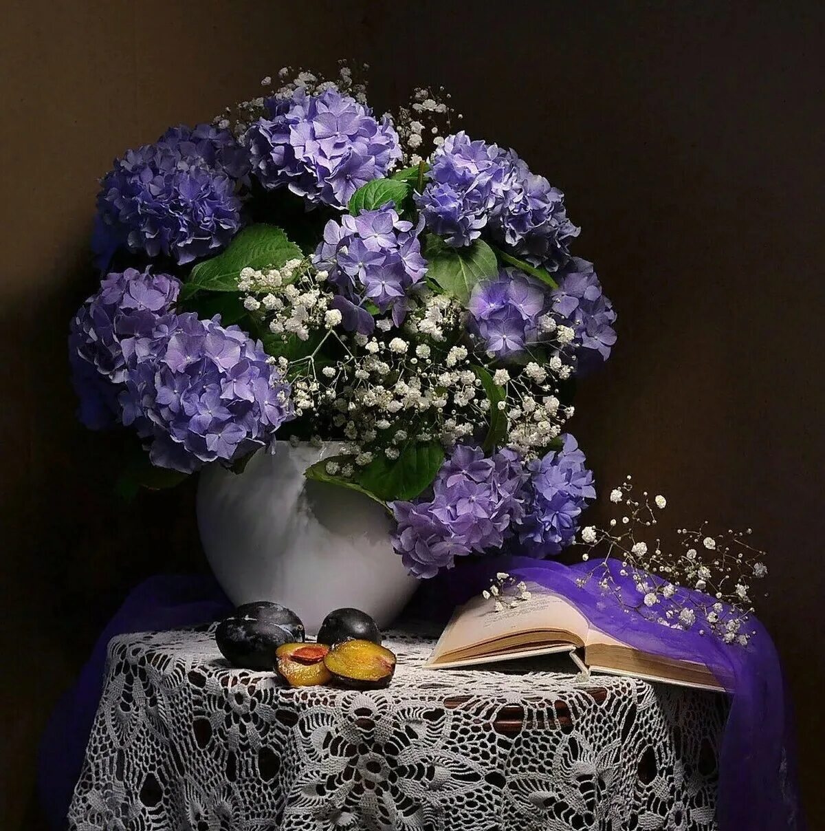 Красивый букет доброго вечера картинки #Вайз #букет #цветы #цветок #натюрморт #фиолетовый #слива #книга #bouquet #flowe