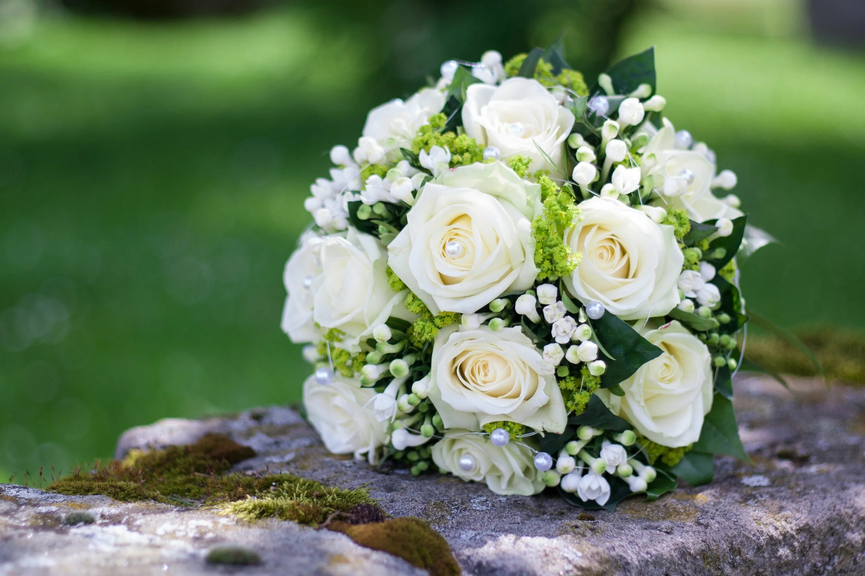 Красивый букет невесты фото Bouquet Of White Roses Pearls Wedding Day Свадебные букеты, Букет свадьба, Белая
