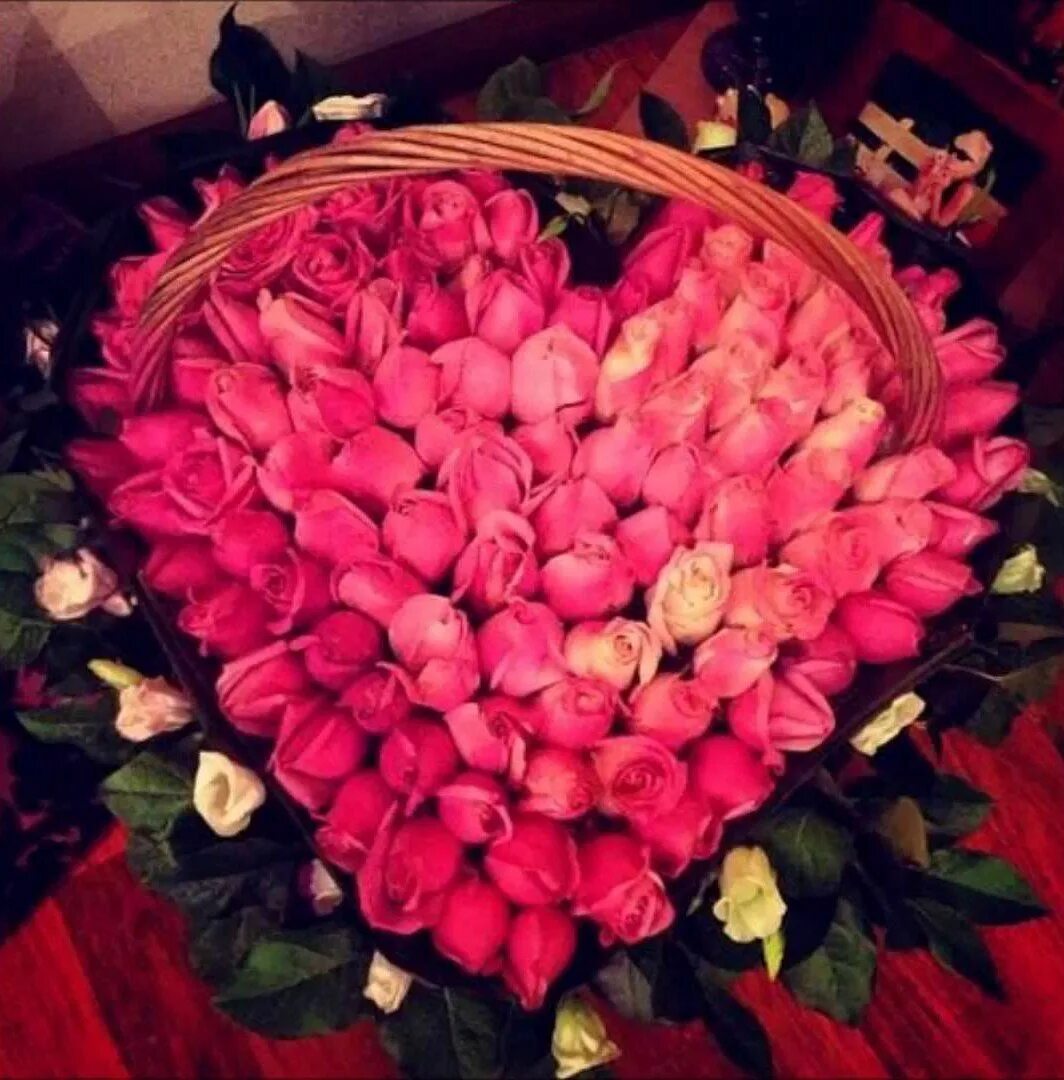 Красивый букет цветов для девушки фото ВСЕ ПРАЗДНИКИ Arreglos con rosas rojas, Arreglos florales altos, Ramo de rosas