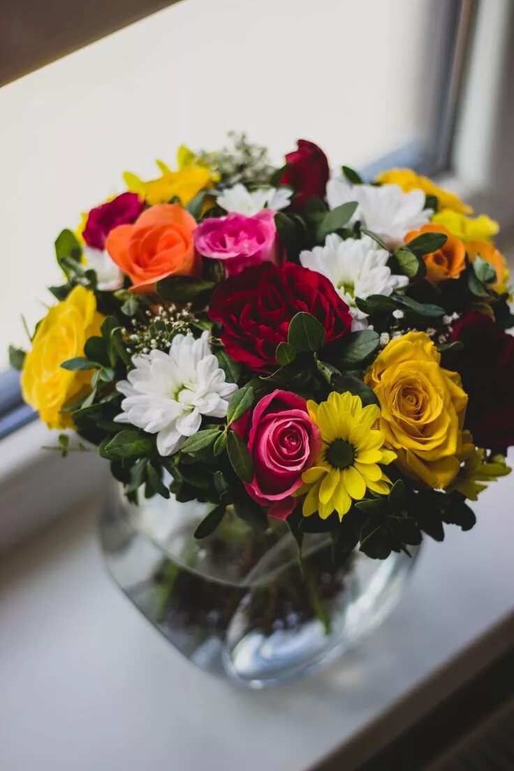 Красивый букет цветов на столе фото 15 Flower Delivery Near Me Options Flowersandflowerthings Glass vases centerpiec