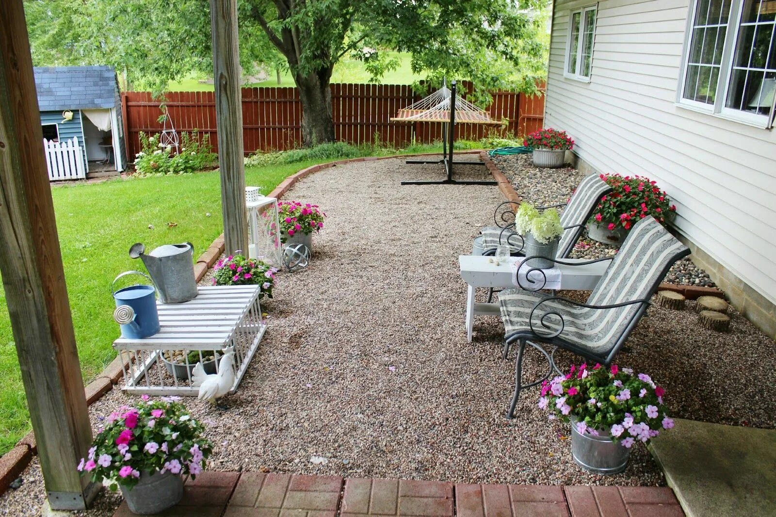 Красивый частный двор своими руками фото Image result for gravel patios Patio, Gravel patio, Pea gravel patio
