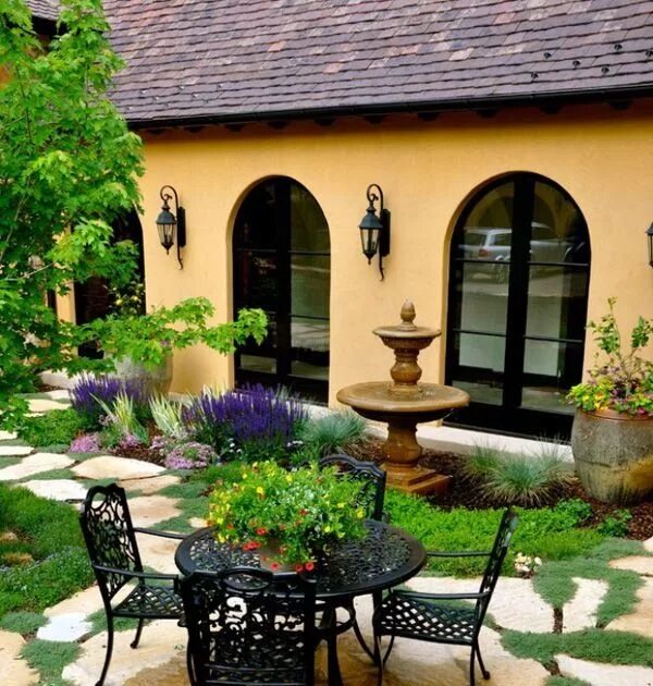 Красивый частный двор своими руками фото Small Patio Decorating-21-1 Kindesign Small patio decor, Patio decor, Patio