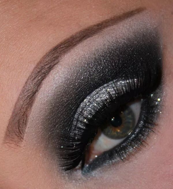 Красивый черный макияж глаз Angie M.'s (AngieMakeUpArt) Photo Silver smokey eye, Glitter smokey eye, Silver 
