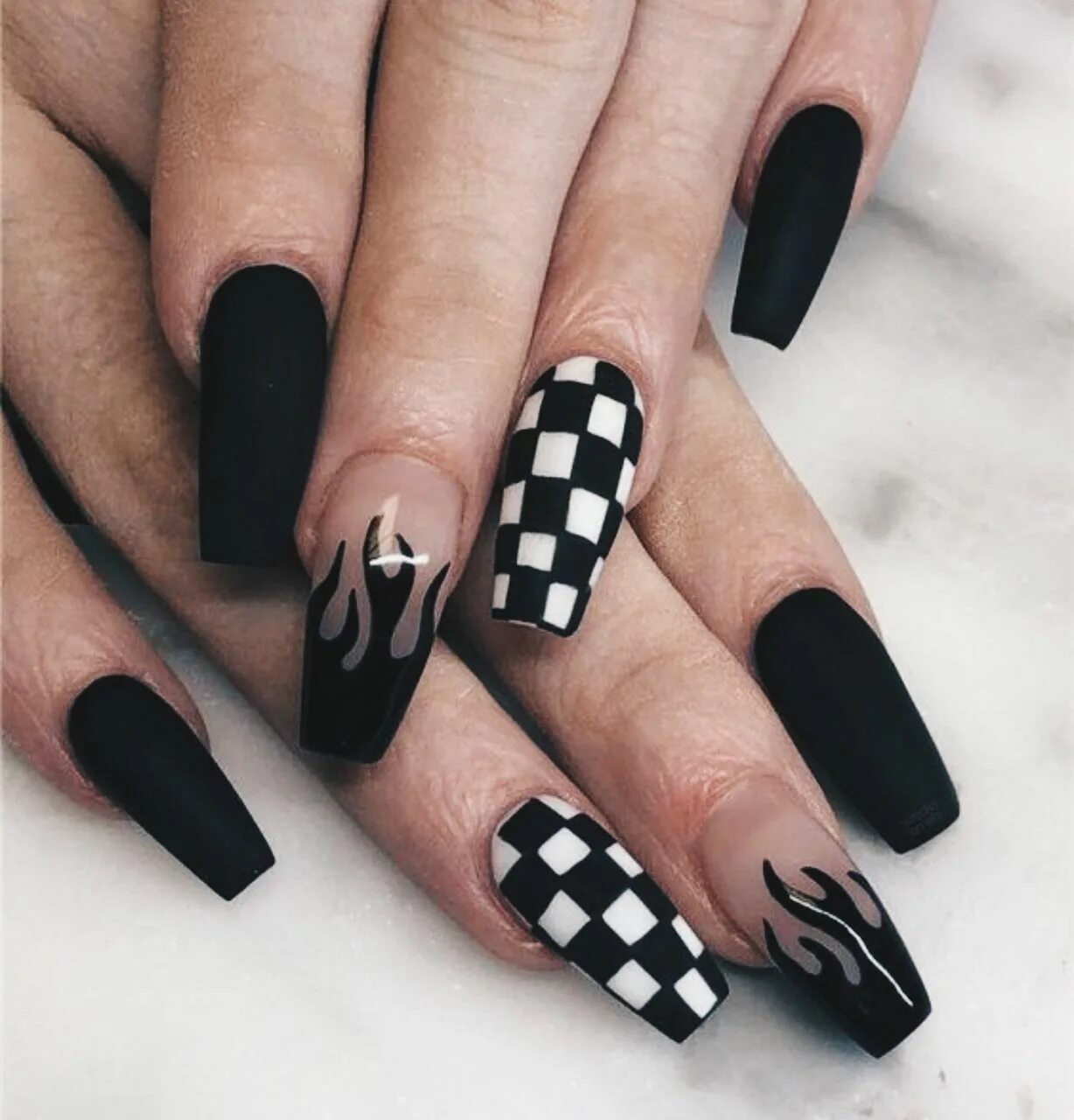 Красивый черный маникюр We Heart It Gel nails, Stylish nails, Long nails