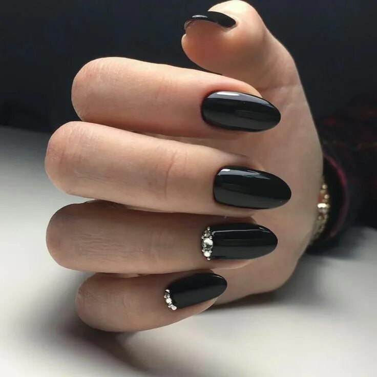 Красивый черный маникюр фото Black Diamond Nail Manicure