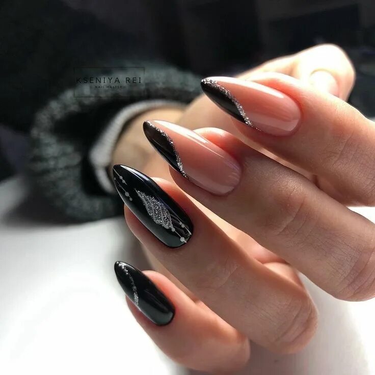 Красивый черный маникюр миндаль Nails Маникюр Новогодний manicure Manicure nail designs, Fashion nails, Nails