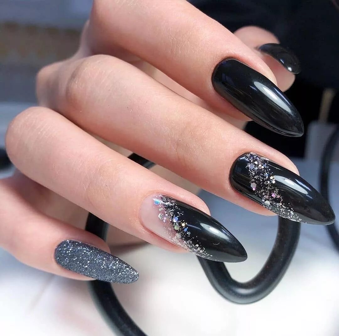 Красивый черный маникюр на длинные ногти Nails новогодний маникюр new year's manicure Creative nails, Nails, Long nails
