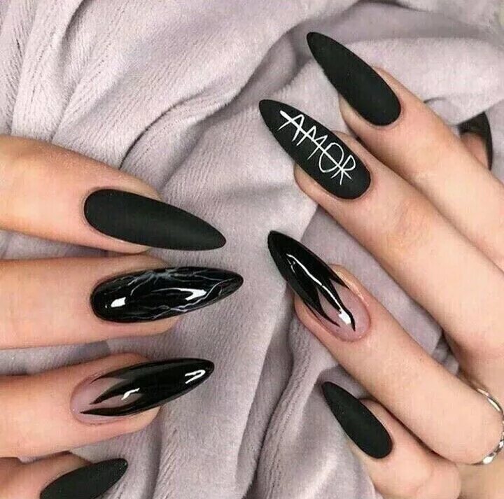 Красивый черный маникюр на длинные ногти Embellishing your nails can be a lot of fun. It will make a fashion statement. R