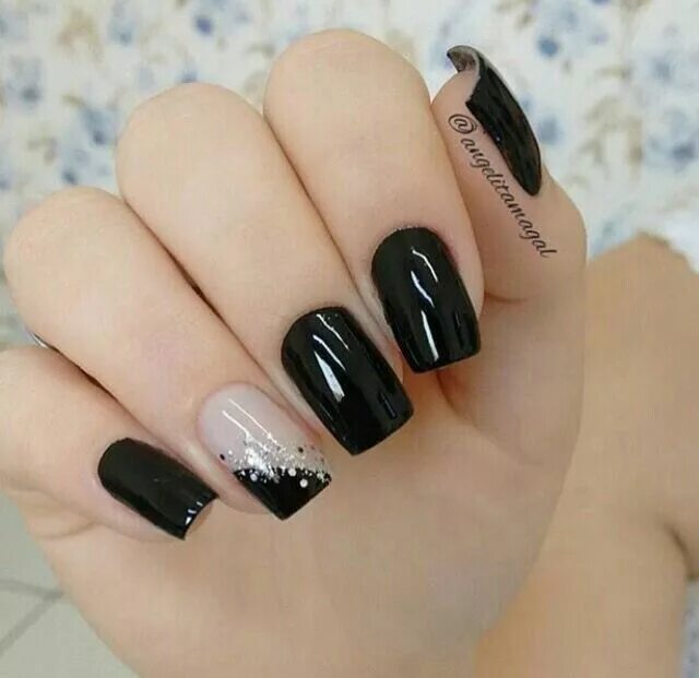 Красивый черный маникюр на квадратных ногтях Pin by Debora Vivian Zotto on Esmalte Trendy nails, Manicure, Nail art designs