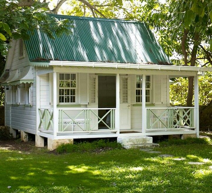 Красивый дачный домик с террасой реальное фото Пин на доске Tiny places Небольшой коттедж, Жизнь в крошечных помещениях, План к