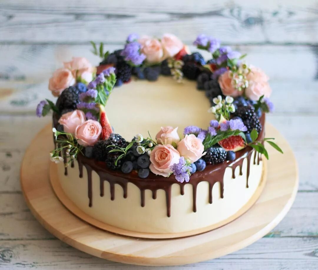 Красивый декор торта #торт * Фото и видео на Instagram Cupcake cakes, Cake, Cake recipes
