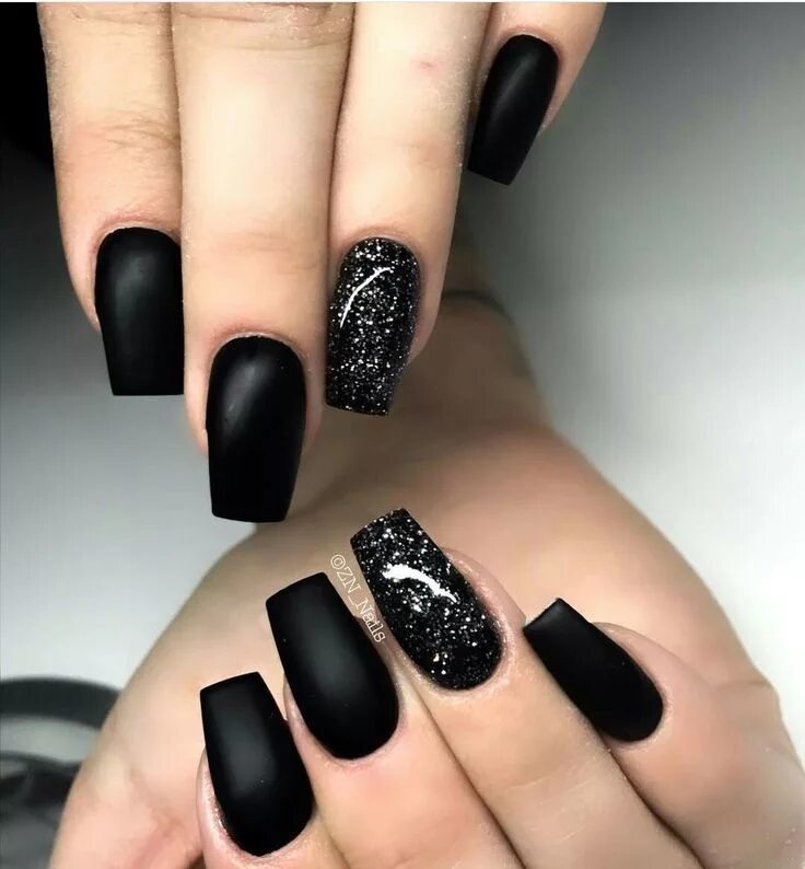 Красивый дизайн черных ногтей фото Pin by Amy Karissa on Nails 3 Black nails with glitter, Black acrylic nails, Bla