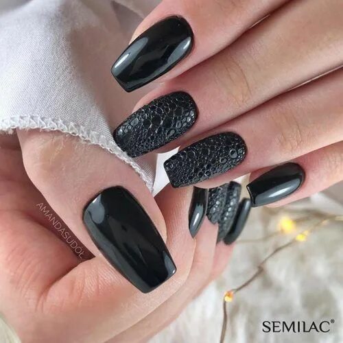 Красивый дизайн черных ногтей фото 35 Winter Nail Colors, Shades and Polish Brands in 2024 Nail colors winter, Nail