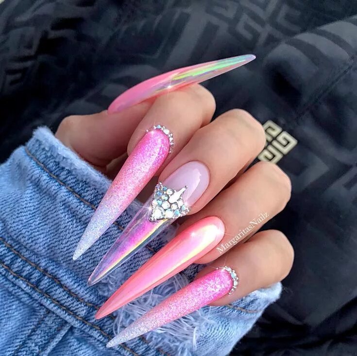 Красивый дизайн длинных ногтей фото новинки Pink Sparkle Ombre Nails