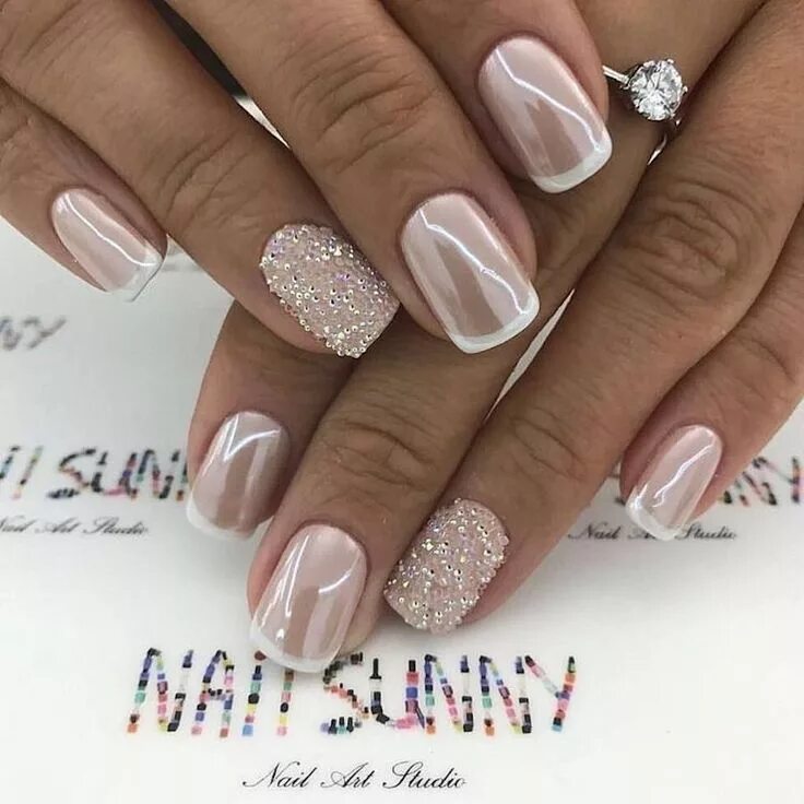 Красивый дизайн маникюра светлый Munamani: 10 Memorable Matrimonial Manicures - Munaluchi Bride Bridal nails desi