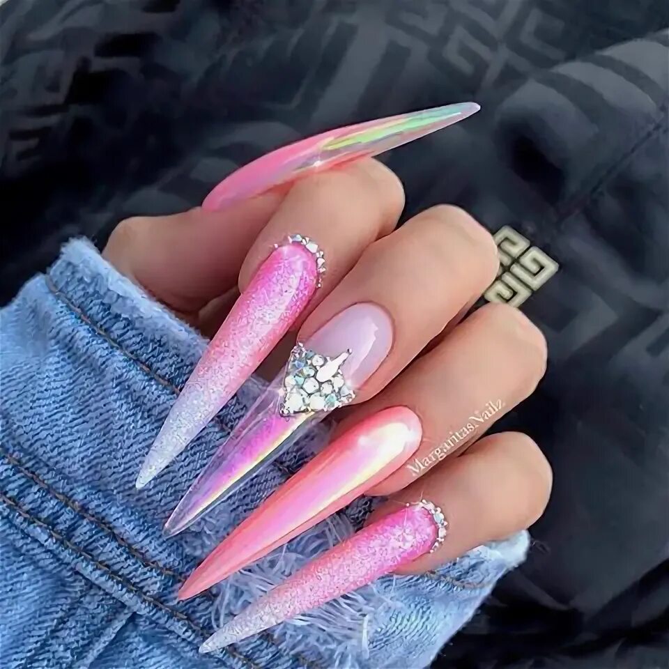 Красивый дизайн на длинные ногти Pink Chrome stiletto nails Glitter Ombré nail art design Summer nails by Margari