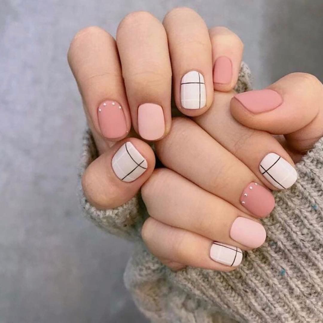 Красивый дизайн на короткие ногти Pin by Маргарита Конюхова on Маникюр Simple nail art designs, Nail colors, Pink 