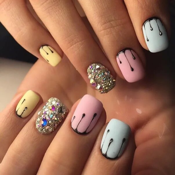 Красивый дизайн на короткие ногти Perfect manicure does not happen by accident - it is born by appointment. 2022 Н