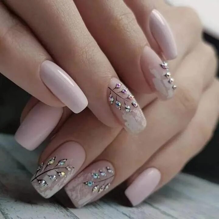 Красивый дизайн на средние ногти фото Pin by Jeanneth Cardenas on Uñas decoradas Nail art designs, Nail designs glitte
