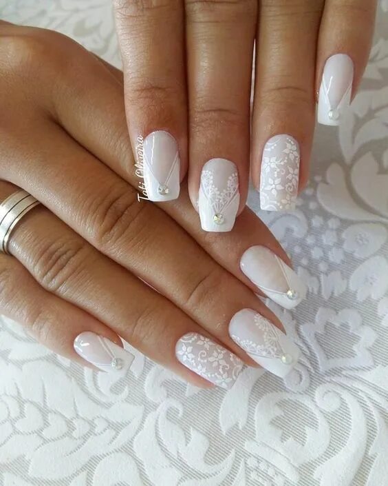 Красивый дизайн ногтей фото белый Nails decorated for brides Bridal nails designs, Elegant nail designs, Nail art 