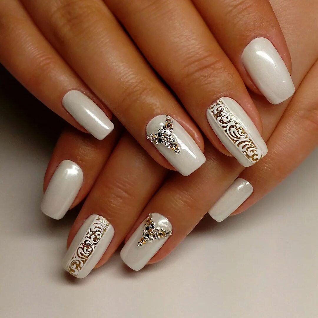 Красивый дизайн ногтей фото белый The most beautiful rhinestones manicure Дизайнерские ногти, Гвоздь, Блеск искусс