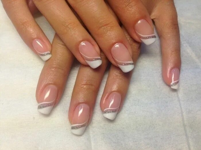 Красивый дизайн ногтей французского маникюра Pin di Natalia V su Nageldesign Unghie, Unghie graziose, Unghie gel