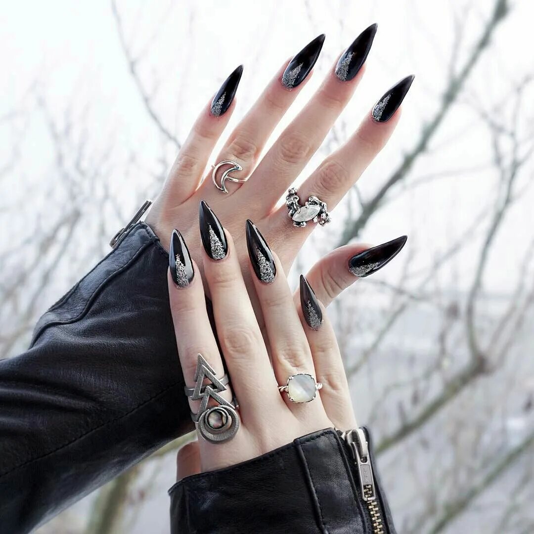 Красивый длинный маникюр Pin on Nails**** Stiletto nails designs, Stiletto nail art, Goth nails