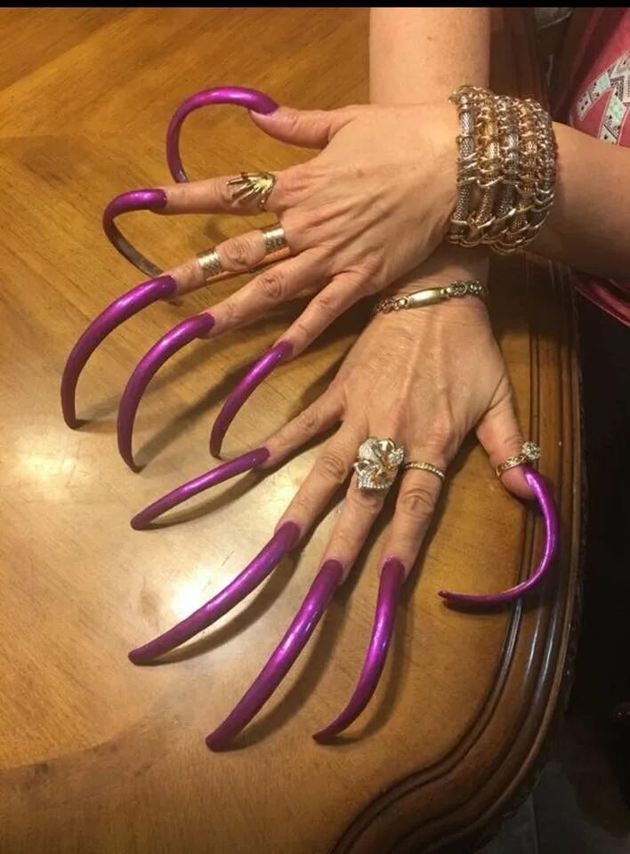 Красивый длинный маникюр Pin by Сергей Емельянов on Long nails Long fingernails, Long red nails, Curved n