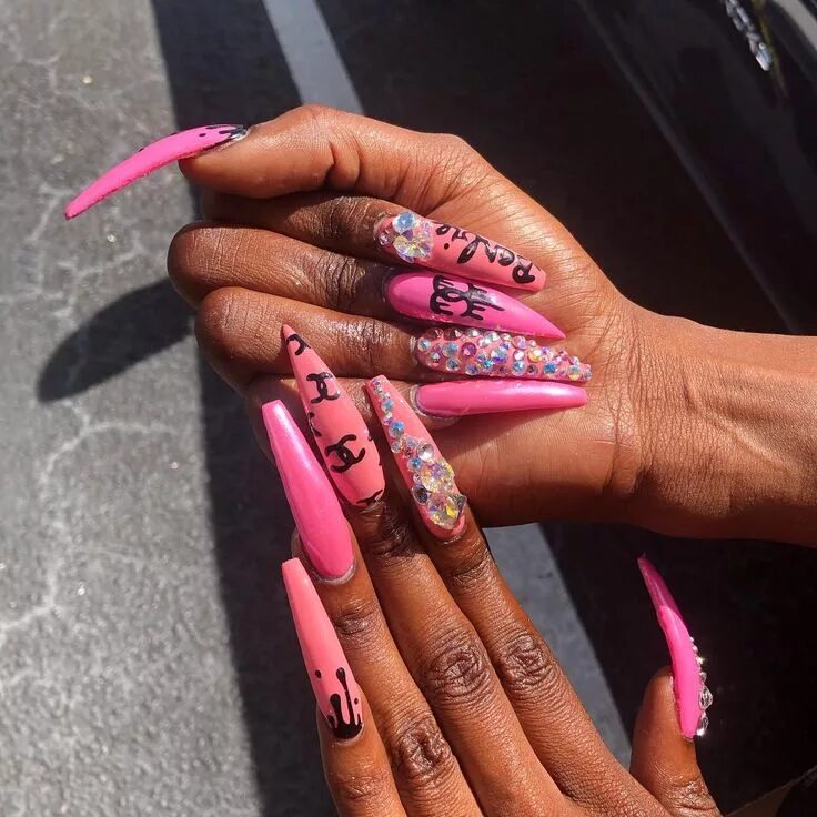 Красивый длинный маникюр Image may contain: one or more people and closeup American manicure nails, Long 