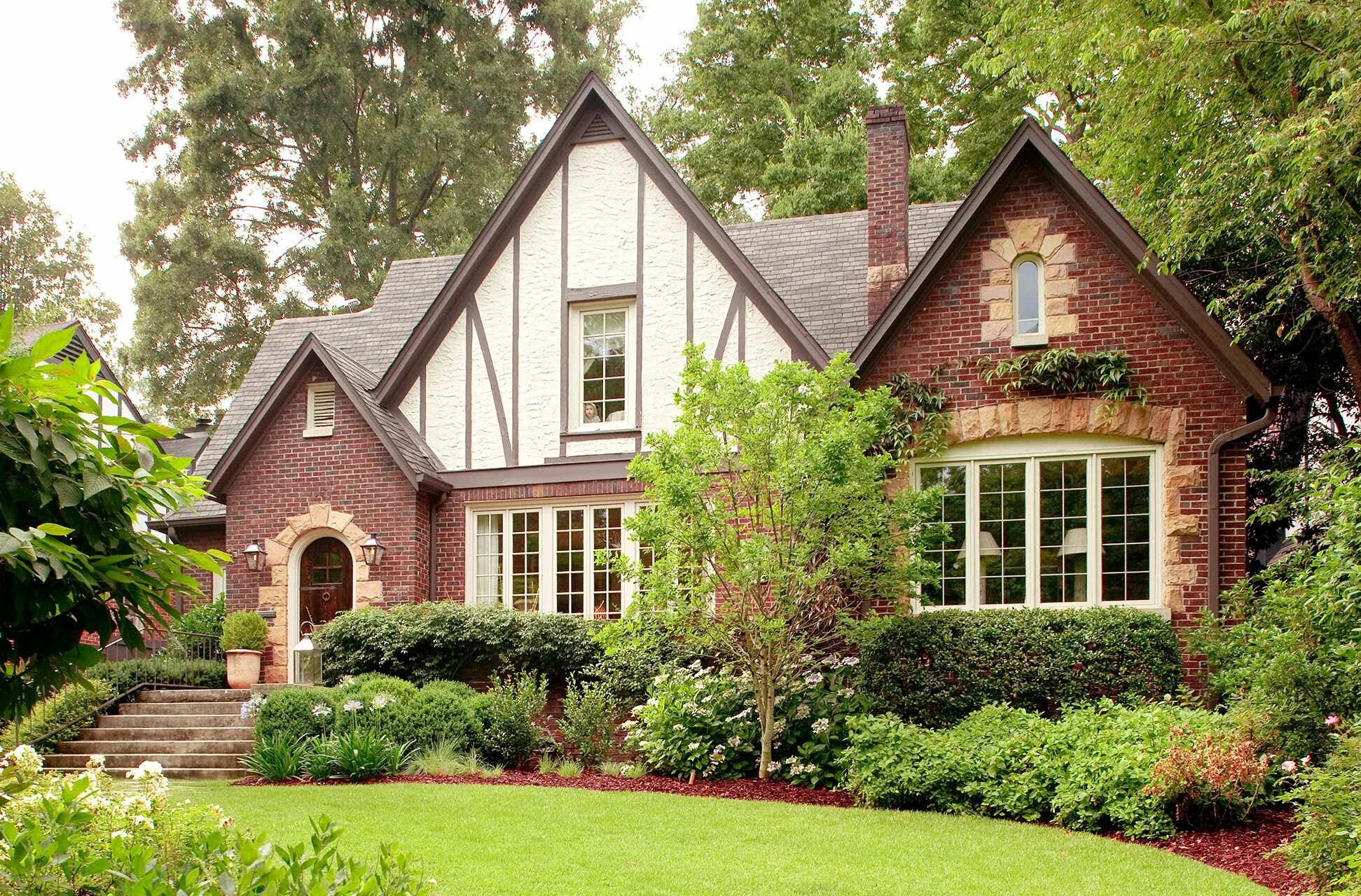 Красивый домик фото снаружи The 30 Most Popular House Styles, Explained Tudor style homes, House styles, Cot